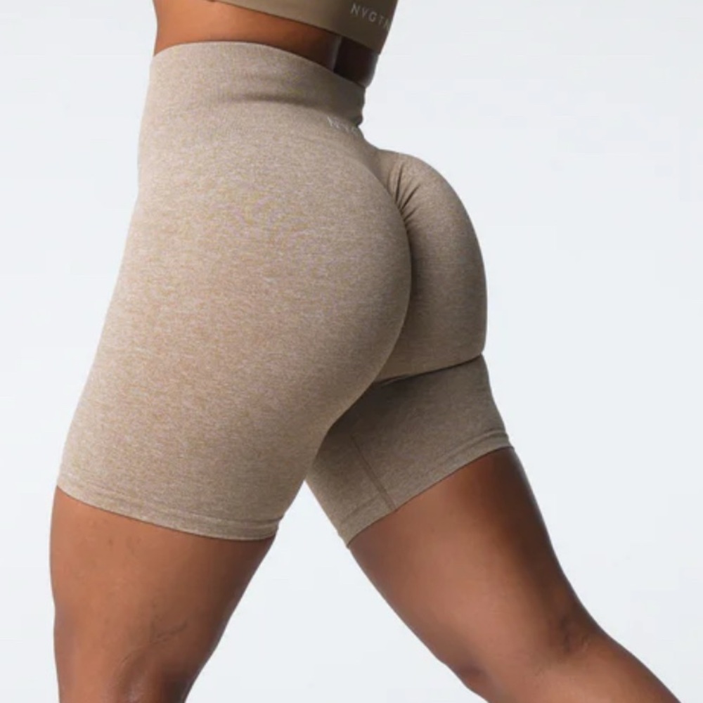 NVGTN Scrunch Seamless Shorts